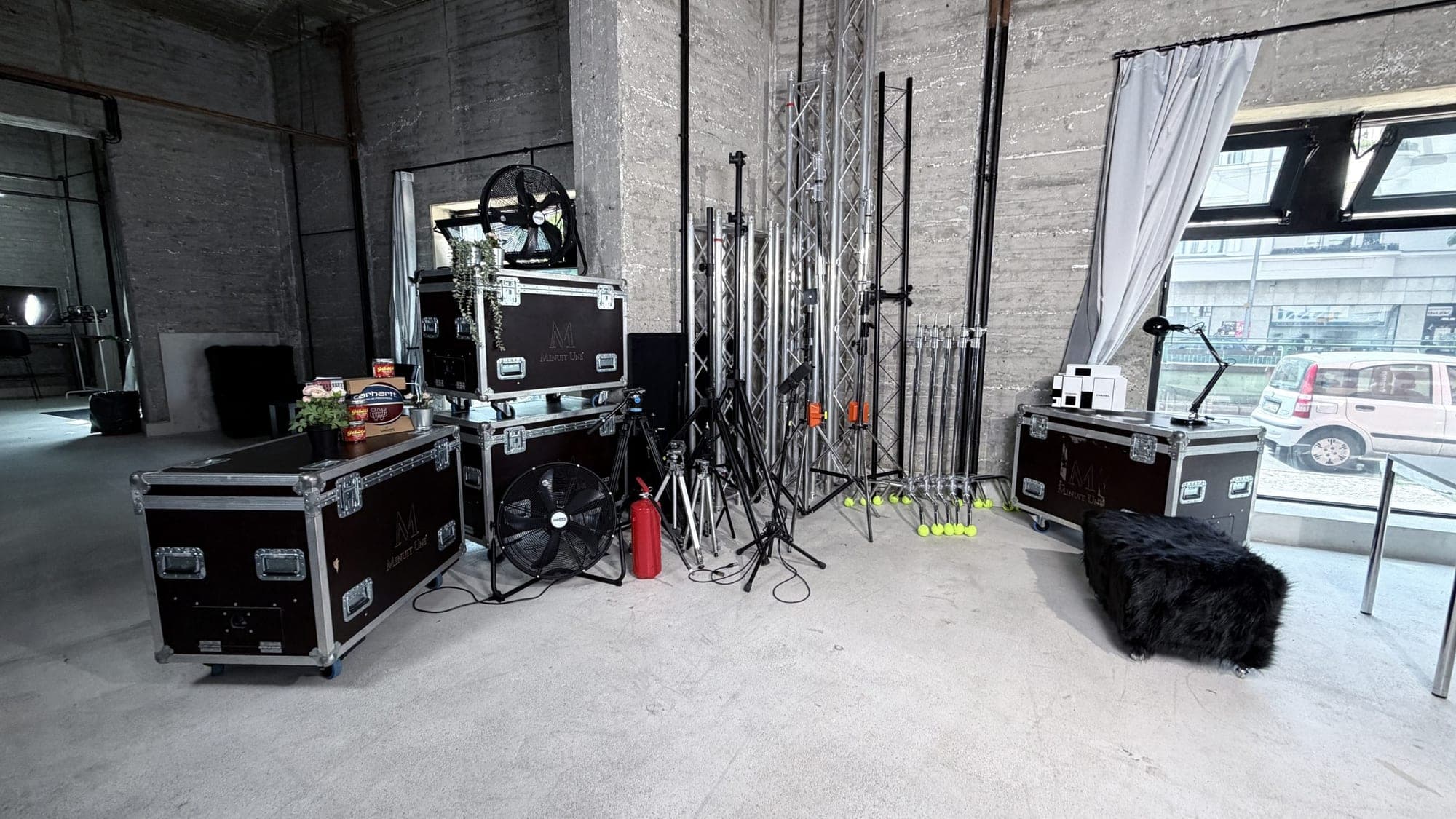 Equipment, Traversen und Cases im qre8.studio Berlin